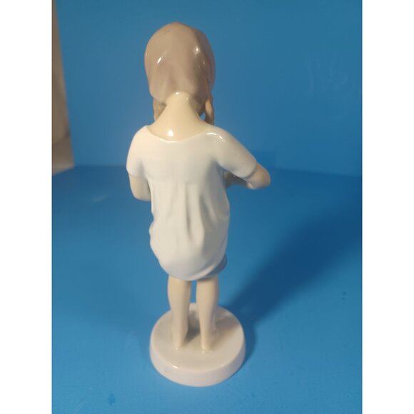 Bing & Grondahl Royal Copenhagen Little Mother Danish Girl With Kitten Figurine - Picture 12 of 16